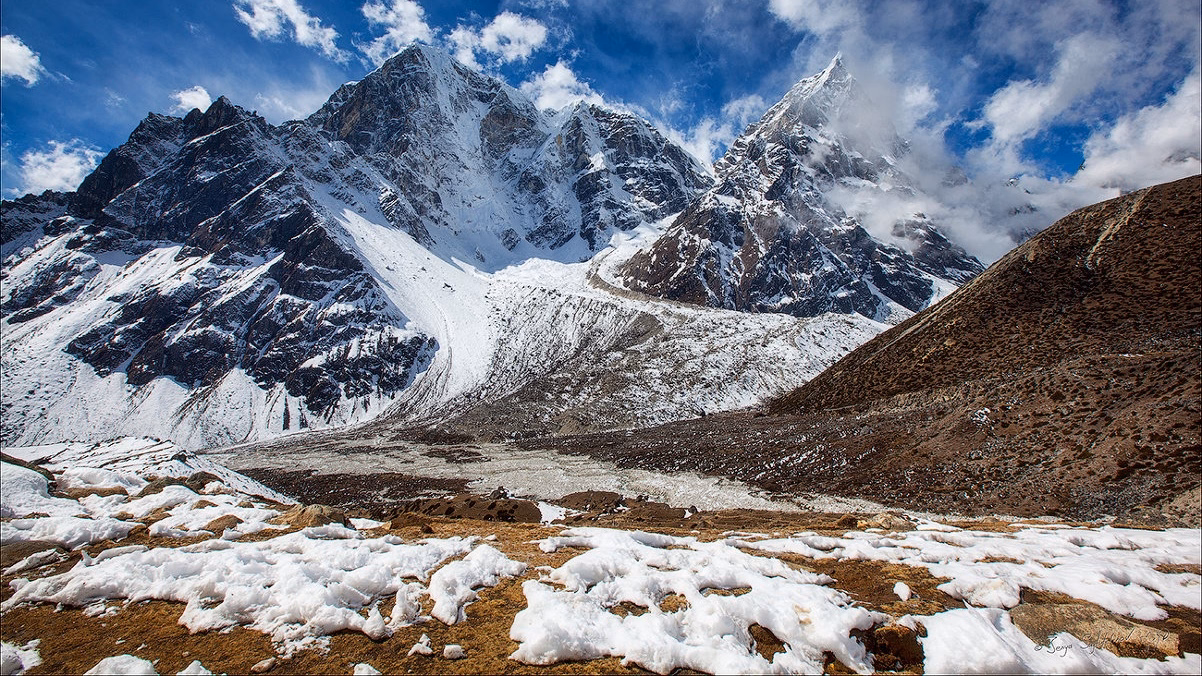 Mt. Pumori (7,165m) Expeditions
