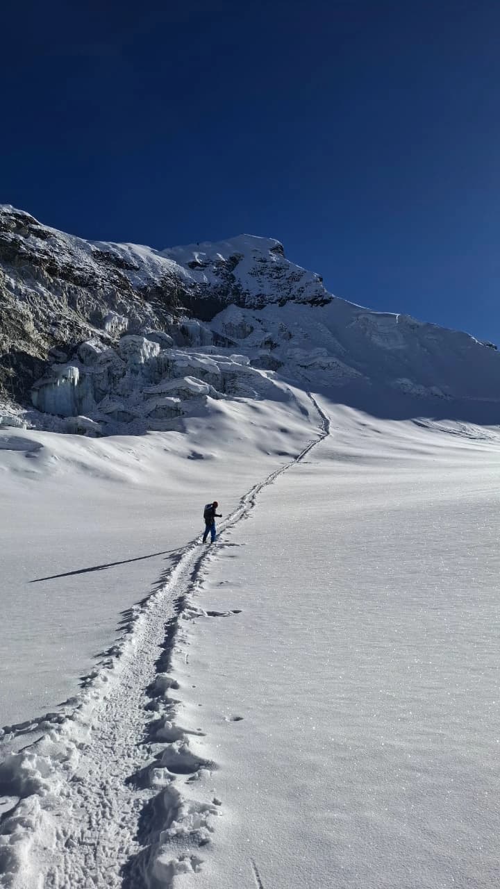 6000m