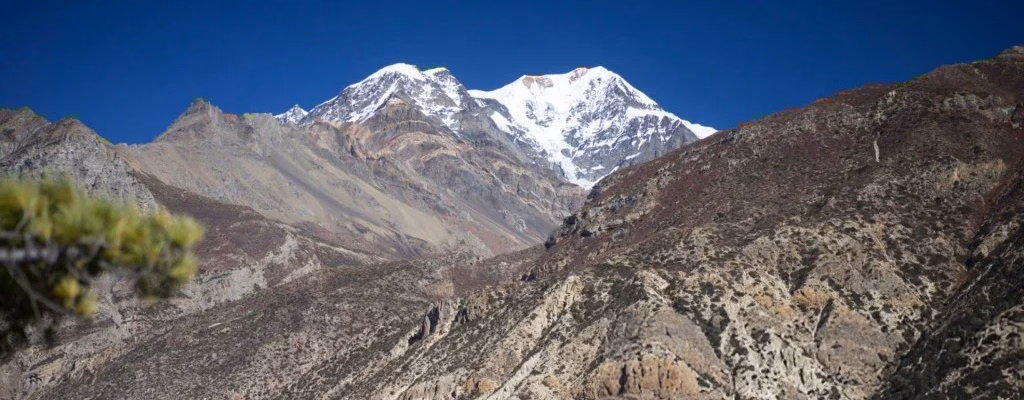 Pisang Peak (6,091m) Climbing