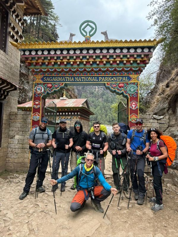 Pasang lhamu Gate, Phakding EBC