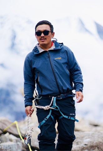 https://peak15adventure.com/team/tendi-sherpa/
